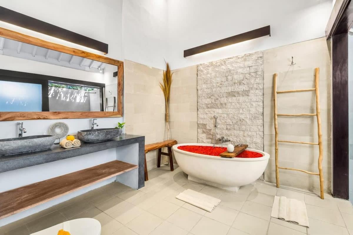 Villa New York - 4 Bdr Pool Luxury Villa, Next To The Forge Bali سمينياك المظهر الخارجي الصورة